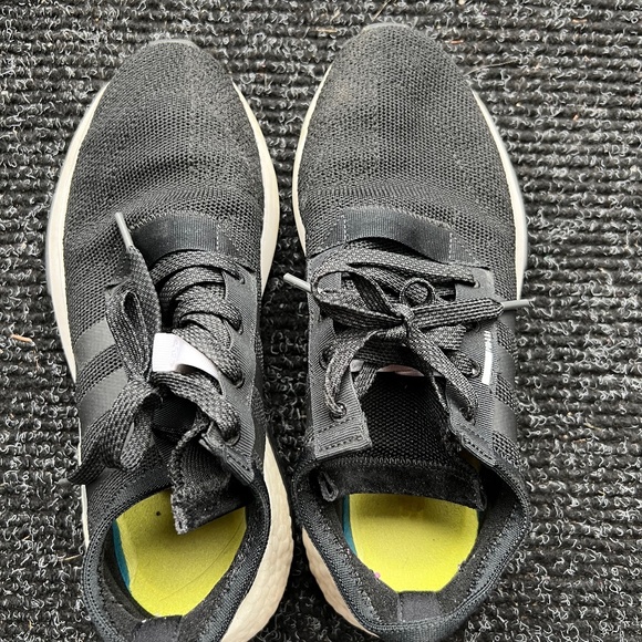 Adidas shoes - Picture 1 of 4